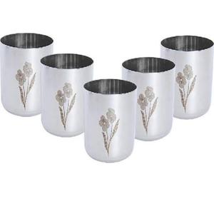 Juego de cuatro vasos de cobre para fiestas con un acabado brillante y de aspecto magnífico para bodas lujosas y celebraciones reales. - Product Image 3