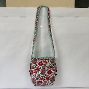 Bolso bandolera de algodón hecho a mano con diseño floral para mujer, con neceser y set de bolsos de viaje - Product Image 4