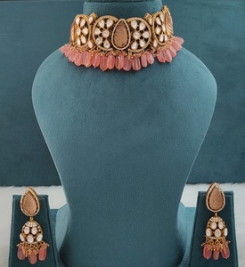 Ensemble de collier choker en moissanite de qualité supérieure, design magnifique, parfait pour les soirées, les mariages, les occasions festives - Product Image 2