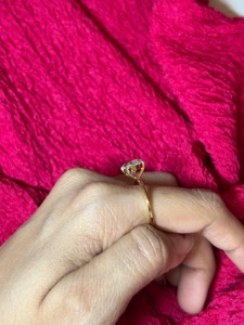 Anillo de Diamante Cultivado en Laboratorio con Corte Corazón, Certificado por IGI y Claridad VVS, en Oro Amarillo de 14K, Joyería Fina para Mujer - Product Image 3