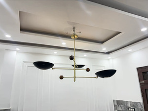 Lustre Sputnik de luxe de style Mid-Century, en laiton, 3 lumières, hauteur réglable, plafonnier LED, abat-jour noirs modernes - Product Image 6