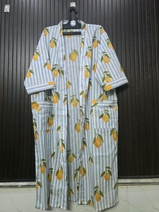 เสื้อคลุมผู้หญิงลายทางพิมพ์ลายมะนาวแขนสามส่วนคอวีผ้าฝ้ายนุ่มสวมใส่สบายในฤดูร้อน - Product Image 4