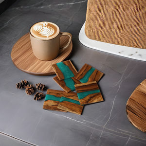 Ensemble de 4 sous-verres en bois de résine, polis, de formes variées, design moderne, écologiques, personnalisables, pour bar, cuisine, maison, fête de déménagement, anniversaire - Product Image 1