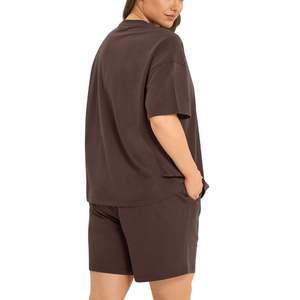 ชุดเสื้อยืดโอเวอร์ไซส์และกางเกงขาสั้นสำหรับผู้หญิง ผ้าฝ้าย ชุดลำลองสองชิ้น ชุดลำลองฤดูร้อน ขายส่ง OEM - Product Image 4