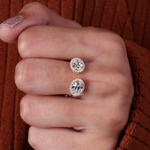 Bague de fiançailles à deux pierres en diamant de laboratoire ovale de 2 carats, or massif 14 carats, certifiée IGI - Product Image 1