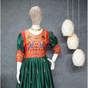 ชุดพิมพ์ลายดิจิทัลลายปาโตลาผ้าไหมแฟนซีสีเขียว - Product Image 2