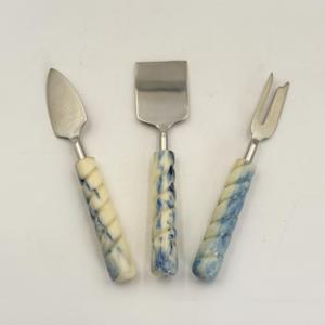 Juego de cuchillos para queso de diseño moderno en acero inoxidable con mango de resina, fabricado por R B Overseas con calidad excepcional y larga duración. - Product Image 2