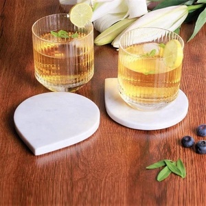 Ensemble de dessous-de-verre en marbre blanc élégant, pierre naturelle, résistant à la chaleur, pour café, thé, décoration romantique de la maison - Product Image 1