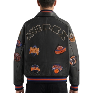 แจ็คเก็ตหนังวัวแท้สีดำพรีเมียมสำหรับผู้ชาย Kith x Avirex New York Knicks รุ่น Varsity Bomber สีดำ |   เสื้อผ้าบาสเก็ตบอลสตรีทแวร์แบบยูนิเซ็กส์ - Product Image 4