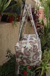 Bolsa de Lona de Lujo, Gran Capacidad, Diseño Artesanal en Algodón, Acolchado a Máquina, Estampado en Bloques, Moderna, para Fin de Semana, Gimnasio, Viajes, Portátil - Product Image 3
