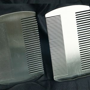 Peine para Barba de Acero Inoxidable de Doble Cara con Logotipo Grabado, para Kit de Cuidado de Barba para Hombres, Venta al Por Mayor - Product Image 3