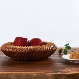 Tazón de servir decorativo hecho a mano de madera tallada con diseño tradicional chino, acabado natural sin recubrimiento para servir alimentos. - Product Image 4