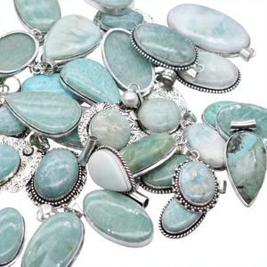 Lote Mixto de Colgantes Vintage Cristianos para Niños, con Engaste de Plata Antigua y Amazonita en Latón, por Prem Bhaya - Product Image 1