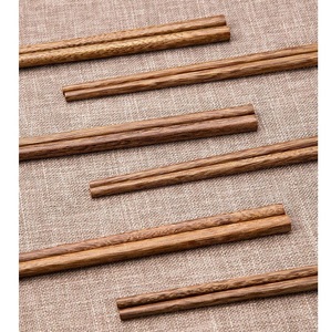 Juego de Palillos de Madera con Acabado Marrón Oscuro, Palillos Hechos a Mano de Madera de Acacia por Curio Craft - Product Image 6