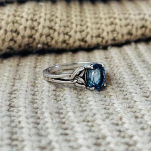 Anillo Boho de Topacio Azul y Latón, Plateado, Estilo Celta Vintage, Anillo de Moda al por Mayor para Mujer - Product Image 3