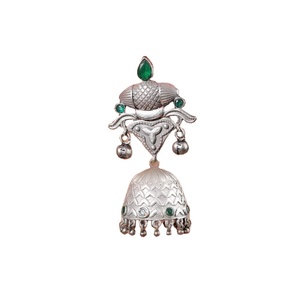 Boucles d'oreilles pendantes bohèmes en laiton oxydé et argent, serties de jade, style traditionnel indien, cadeau pour elle - Product Image 4
