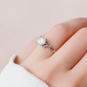 แหวนหมั้นเพชรทองคำ 14K ทรงกลมเจียระไนแบบบริลเลียนท์ เพชรเพาะเลี้ยงในห้องปฏิบัติการ รับรองโดย IGI เครื่องประดับสำหรับผู้หญิง - Product Image 2