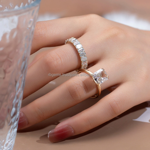 แหวนหมั้นเพชรโมอิสซาไนต์ทรงปรินเซสคัท 3 กะรัต ชุบทอง 10K จาก RB Gems สำหรับผู้หญิง ความใส VS1 คุณภาพเยี่ยม ทรงธรรมชาติ - Product Image 4