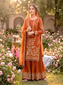 Costume Anarkali traditionnel indien pakistanais pour femmes, en soie brodée orange, longueur au sol, coupe régulière, tenue de mariage - Product Image 2