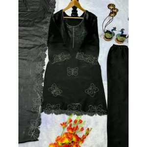 Ensemble de costume de soirée pour femmes de créateur avec travail de diamants - Product Image 3