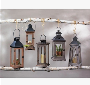Farol de Madera Rústico con Techo de Metal y Paneles de Vidrio, Farol Decorativo Vintage para Mesa, Decoración Interior y Exterior - Product Image 2
