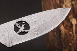 Couteau de chasse OEM Wirecut en acier Damas, couteau à dépecer, manche en bois de cerf, lame fixe, couteau de camping et d'extérieur EDC avec étui en cuir - Product Image 5