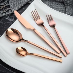 Ensemble de couverts de table créatifs inspirés des artisans, développé pour une mise en scène de table expressive et une culture d'accueil imaginative. - Product Image 1