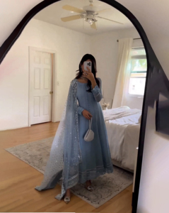 Nouveau Designer Lourd Faux Georgette Indien Ethnique Robe De Mariée Anarkali Kurti avec Dupatta pour Fête Porter Taille Naturel - Product Image 1