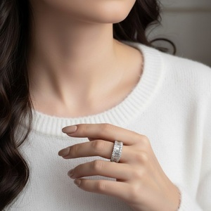 Bijoux fins haut de gamme, bague demi-entourée en or blanc massif 18 carats avec diamants naturels baguette classiques pour mariage, fiançailles, fête, cadeau - Product Image 3