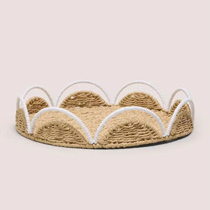 Plateau de service en papier festonné tissé à la main, organisateur en jonc de mer naturel, plateau décoratif pour rangement et présentation sur table à manger - Product Image 1