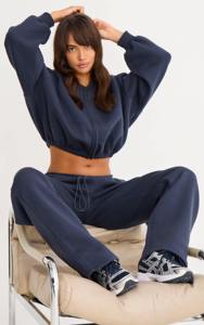 Ensemble de survêtement personnalisé pour femme : sweat à capuche court et pantalon à cordon de serrage, bleu marine, tenue décontractée, vêtements de sport athlétiques, ensemble deux pièces - Product Image 5
