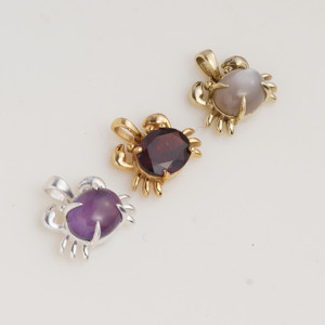 Pendentif en pierre de lune pêche naturelle, laiton doré, inspiré de l'océan, bijoux en pierres précieuses faits à la main, cadeau unique pour femmes - Product Image 3