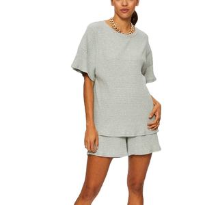 Ensemble T-shirt et short deux pièces uni pour femme, style urbain, été, tissu doux, anti-boulochage, haute qualité - Product Image 2