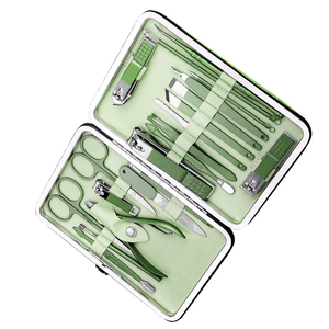 Kit professionnel pour ongles, outils en acier inoxydable, coupe-ongles 4 en 1, léger, réutilisable, étui portable pour manucure et pédicure - Product Image 3
