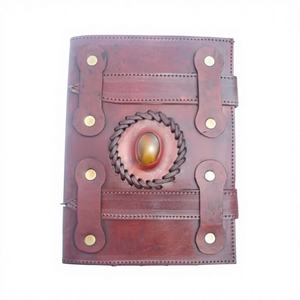 สมุดรายวันเข็มขัดหนังคู่ขนาด B5พรีเมี่ยมวินเทจดีไซน์เรียบสมุดปกแข็งเน้นหินสำหรับจดบันทึก - Product Image 1