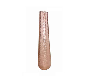 Vase décoratif en aluminium de luxe avec motifs floraux ajourés pour des intérieurs élégants - Product Image 2