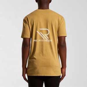 Le T-shirt ApexFit pour homme, modèle Staple Curve, est conçu avec précision, alliant confort et style. - Product Image 2