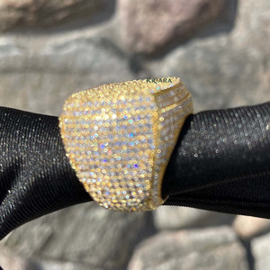 Bague Cocktail en Argent 925 Plaqué Or 18K avec Moissanite Taille Brillant, Sertissage Pavé, Micro-Incrustation Géométrique, Luxe, Unisexe, Cadeau de Mariage - Product Image 4