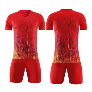 Nouvelle arrivée, prix bas, uniforme de football, best-seller, design personnalisé, vente chaude, 100% polyester, uniforme de football à prix bas - Product Image 1