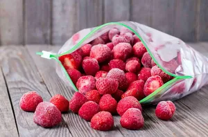Fresas Congeladas Naturales para Decoración de Yogur y Smoothies - Product Image 1