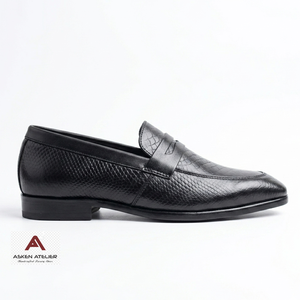 Zapatos de Vestir de Cuero Negro Premium para Hombre con Acabado Texturizado, Mocasines Clásicos Sin Cordones para Oficina y Fiestas - Product Image 3