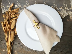 Anneau de serviette en bois classique, utilisé pour une décoration de table élégante dans les configurations de repas à domicile. Vente en gros d'anneaux de serviette en provenance d'Inde. - Product Image 5