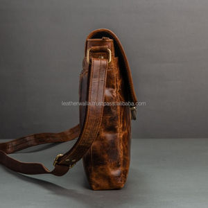 LW Custom 2024 Fashion Sac à bandoulière en cuir de vachette Sac de messager unisexe fabriqué à la main avec bouton de verrouillage Décoration Motif géométrique - Product Image 3