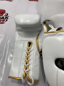 Gants de boxe Fly Superlace X blancs à lacets pour entraînement professionnel 8oz-16oz - Product Image 6