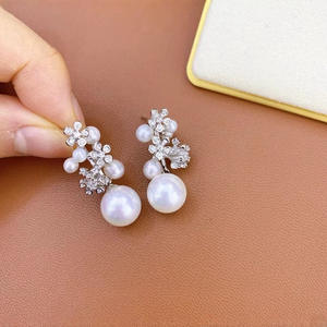 Pendientes Colgantes de Perlas de Oro G18K de Alta Gama, Diseño Simple de Pestañas con Edición de Precisión 925, Joyería de Moda de Lujo Ligero de 9-10 mm - Product Image 2