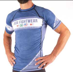 เสื้อรัดกล้ามเนื้อ BJJ แบบสั่งทำพิเศษสำหรับผู้ชาย แขนสั้น สำหรับยิวยิตสู ชุดรัดกล้ามเนื้อแบบไม่ใช้ผ้าคลุม สำหรับการฝึกซ้อม MMA แบบซับลิเมชั่น - Product Image 2