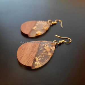 Boucles d'oreilles artisanales style bohème vintage avec perle, bijoux faits à la main pour mariages, fêtes, fiançailles et cadeaux - Product Image 2