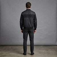 Blouson bomber zippé pour homme noir à col montant avec logo tonal en relief sur le devant, séchage rapide, respirant, style streetwear décontracté, OEM ODM Vente en gros