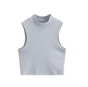 เสื้อครอปท็อปผู้หญิง แขนกุด ทรงเข้ารูป สไตล์ลำลอง สำหรับฤดูร้อน ผลิตโดยโรงงาน BD ประเทศจีน รับผลิตแบบ OEM ปักโลโก้ตามสั่ง คอเต่า ผ้าโพลีเอสเตอร์ - Product Image 3