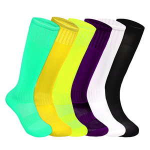 Calcetines de fútbol transpirables de verano, extra largos, con logo en el puño, precortados, hasta la rodilla, sin pie, fabricados en Pakistán. - Product Image 4